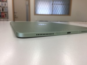 AFE8EDB4-FC10-4847-874C-7CC3F35F8D13