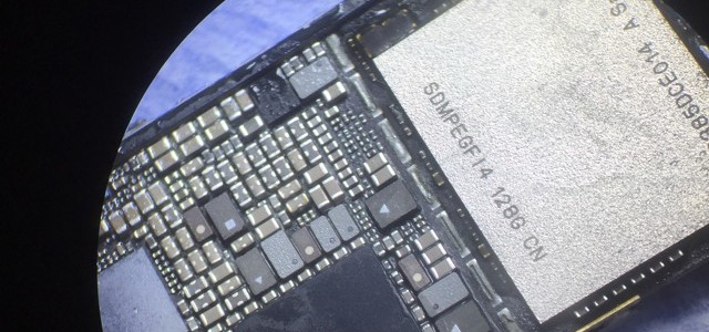 ◆高砂市よりiPhone XR 電源不良→基板修理によるデータ復旧 -2022 10/6-