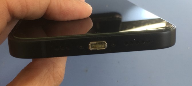 ◆加古川市よりiPhone13 充電不良 -2022 11/25-