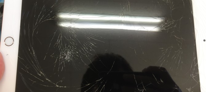 ◆加古川市よりiPad6世代 ガラス割れ -2022 12/23-
