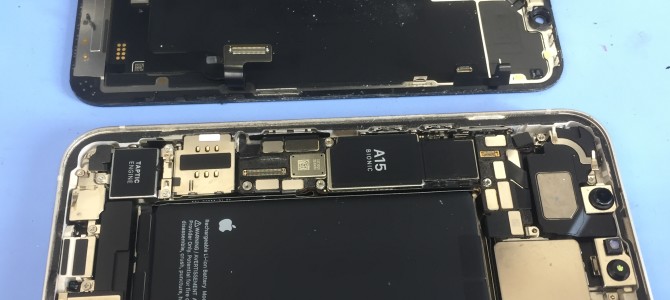 ◆加古川市よりiPhone13 画面破損端末からのデータ取り出し -2023 1/9-