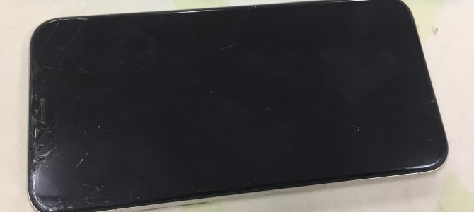 ◆加古川市よりiPhone11Pro 破損品買取 -2023 7/24-