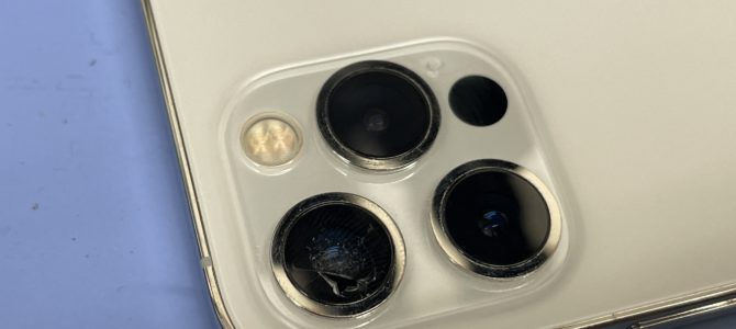 ◆加古川市よりiPhone12Pro カメラレンズ割れ -2023 11/22-