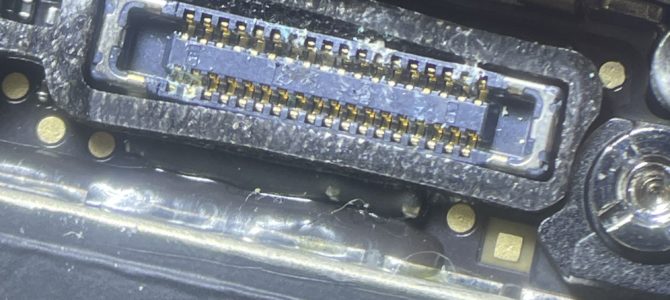 ◆加古川市よりiPhone SE2 通話不良修理 -2023 11/16-