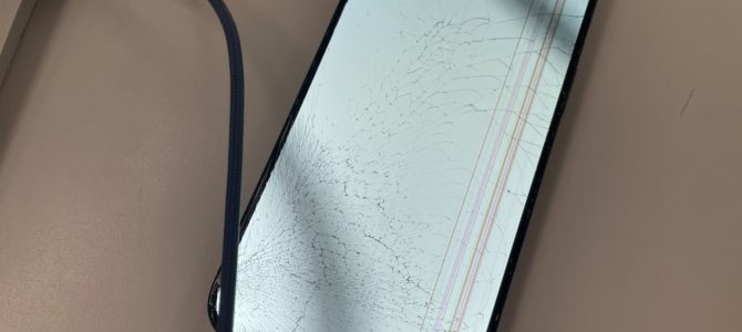 ◆加古川市よりiPhone15Pro Max 画面破損→データ取り出し -2024 9/14-
