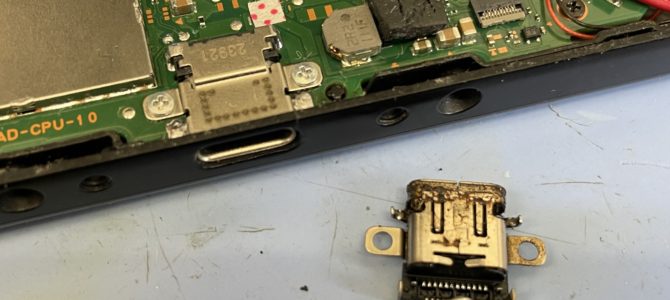 ◆高砂市より任天堂Switch 起動不可→充電コネクター修理 -2024 10/6-