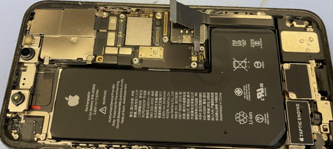 ◆加古川市よりiPhone11Pro 水没→データ取り出し -2024 12/7-