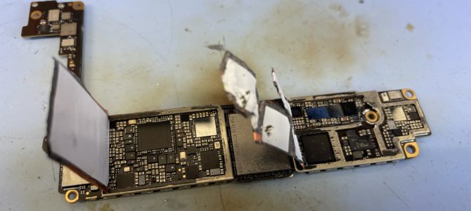 ◆加古川市よりiPhone SE2 水没→基板修理によるデータ復旧 -2025 3/20-