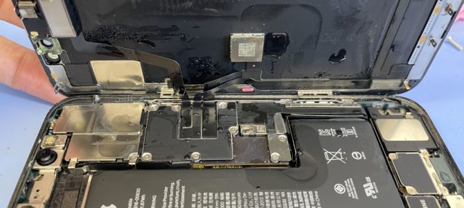 ◆高砂市よりiPhone11Pro 水没→基板修理によるデータ復旧 -2025 8/18-