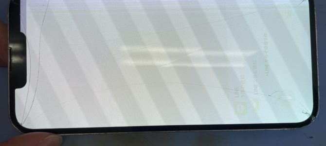 ◆加古川市よりiPhone13 ガラス割れ、表示不良 -2025 10/1