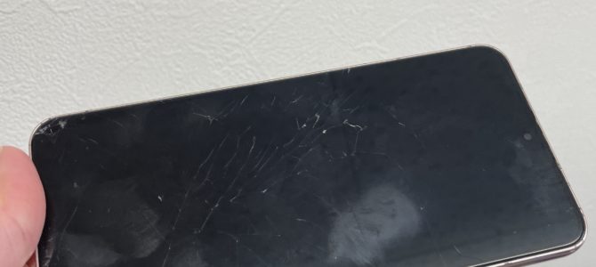 ◆三木市よりGalaxy S22 画面割れ、表示不良 -2025 11/8-