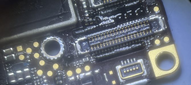 ◆神崎郡よりiPhone8 基板修理によるデータ復旧 -2025 12/30-